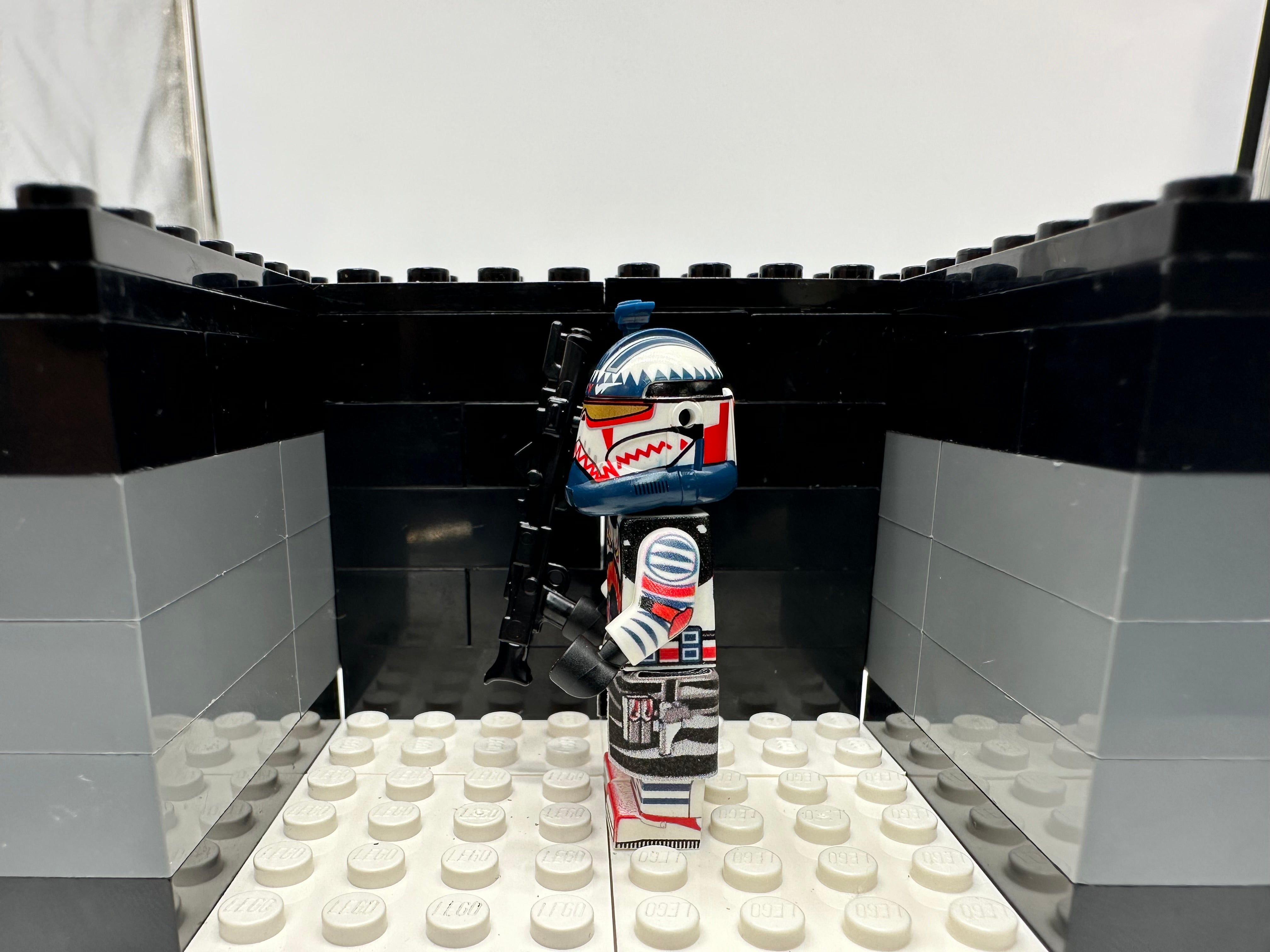 DELUXE MUUNILINST 10 ASSASSIN (1/20 EXCLUSIVE)