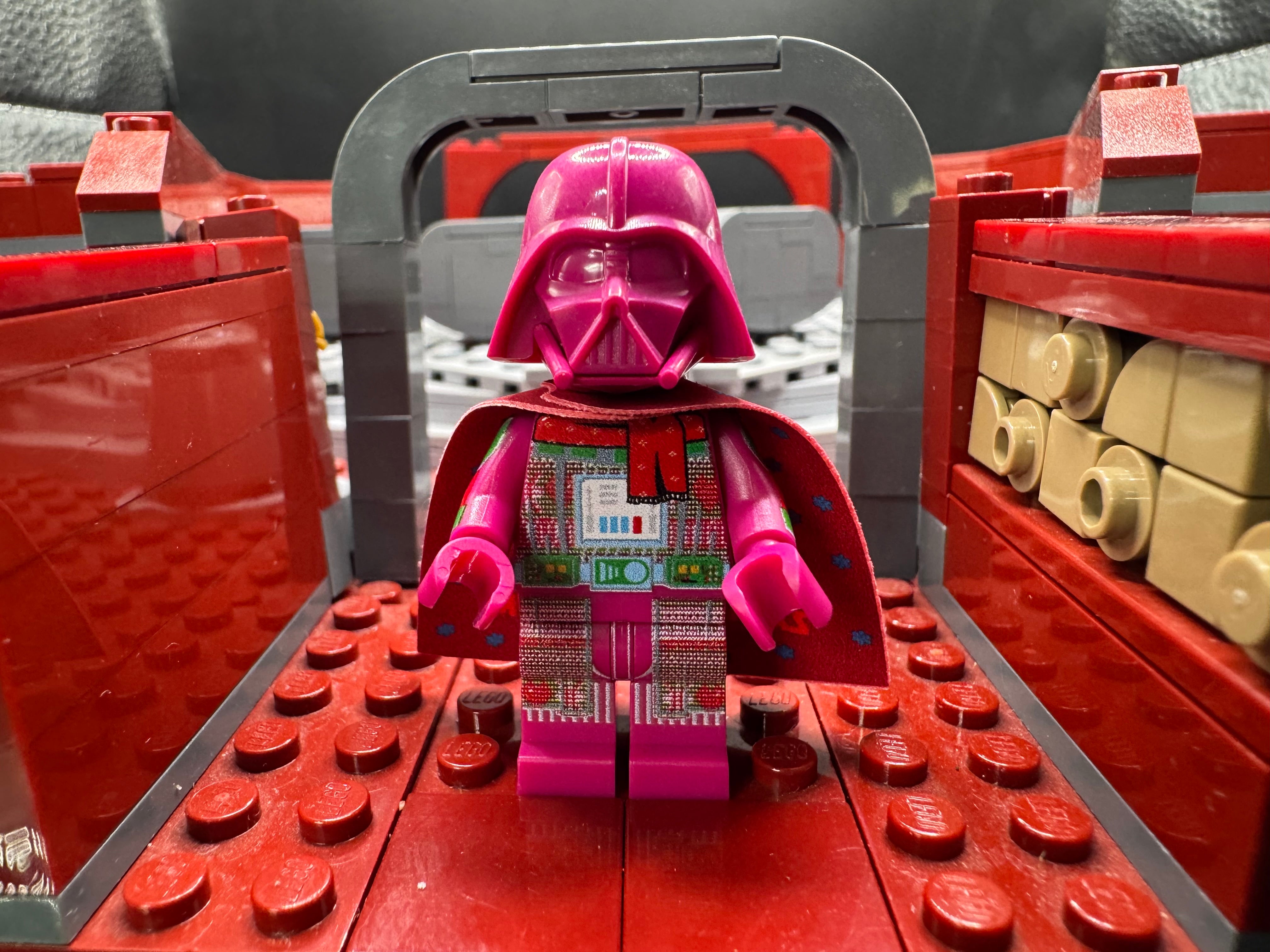 SPECIAL EDITION 1/3 MAGENTA CHRISTMAS SWEATER VADER