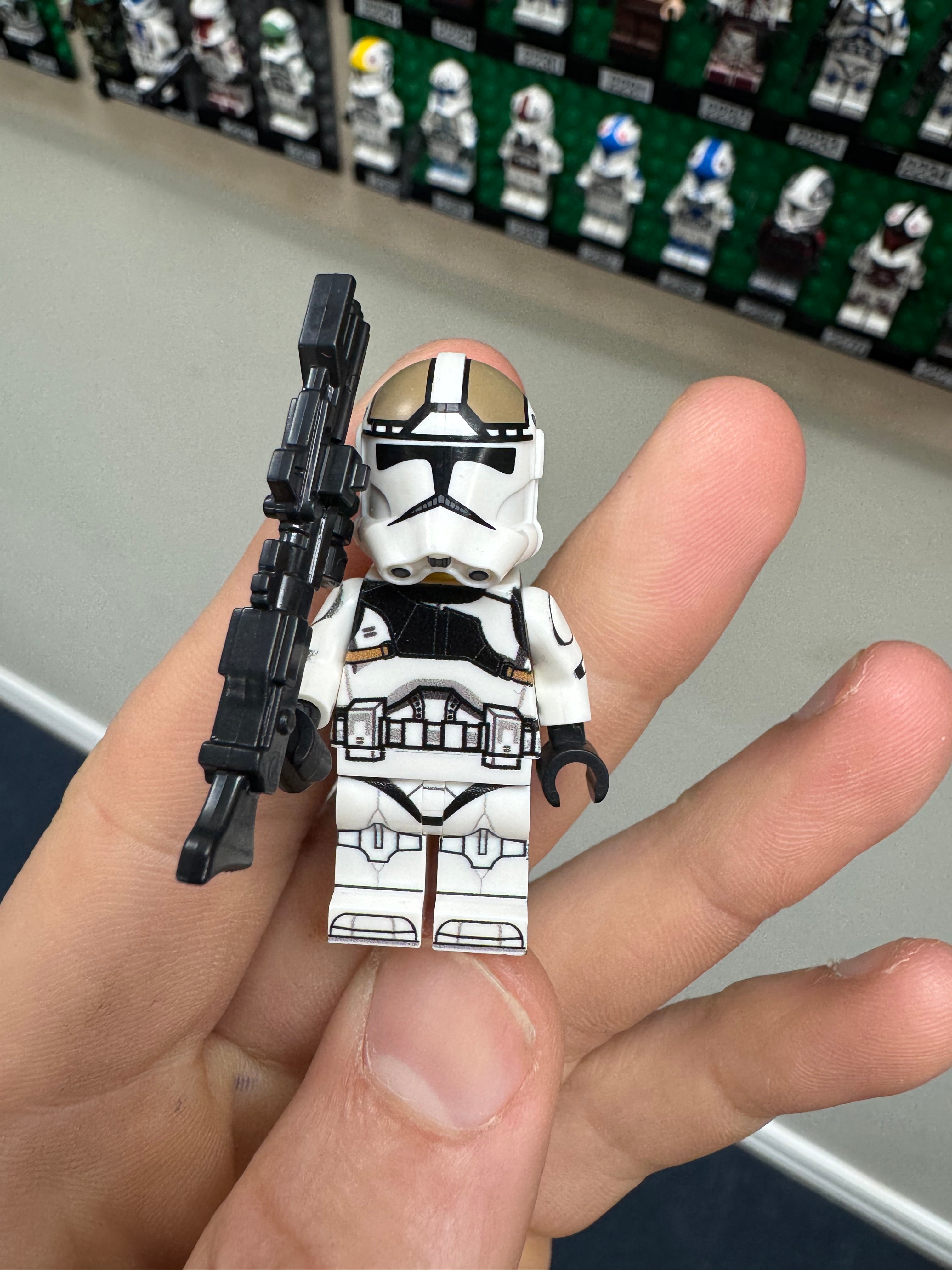SEPTEMBER PROMO REPUBLIC SET PLUS CUSTOM CLONE TROOPER OR JEDI MYSTERY BOX