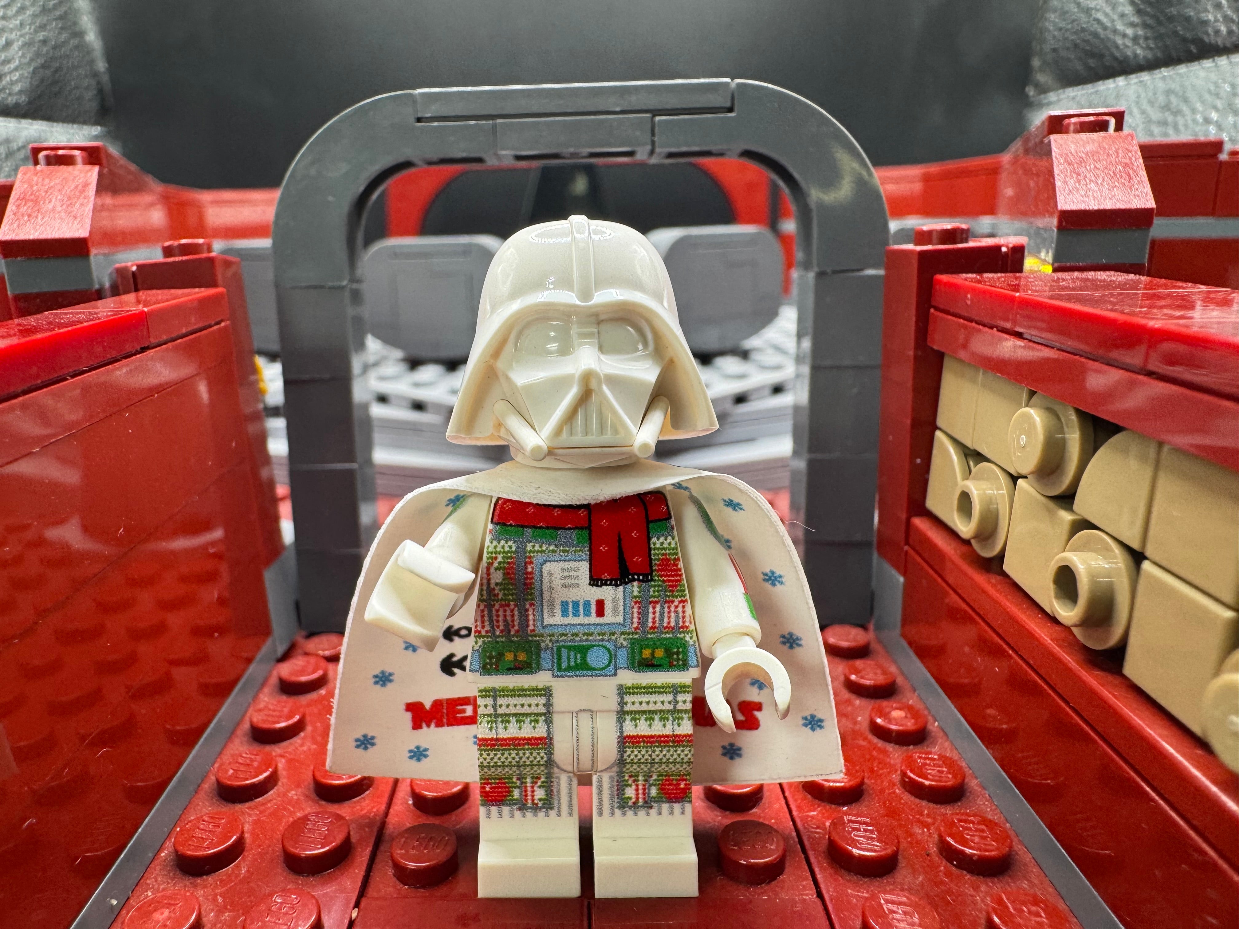 SPECIAL EDITION 1/3 WHITE CHRISTMAS SWEATER VADER
