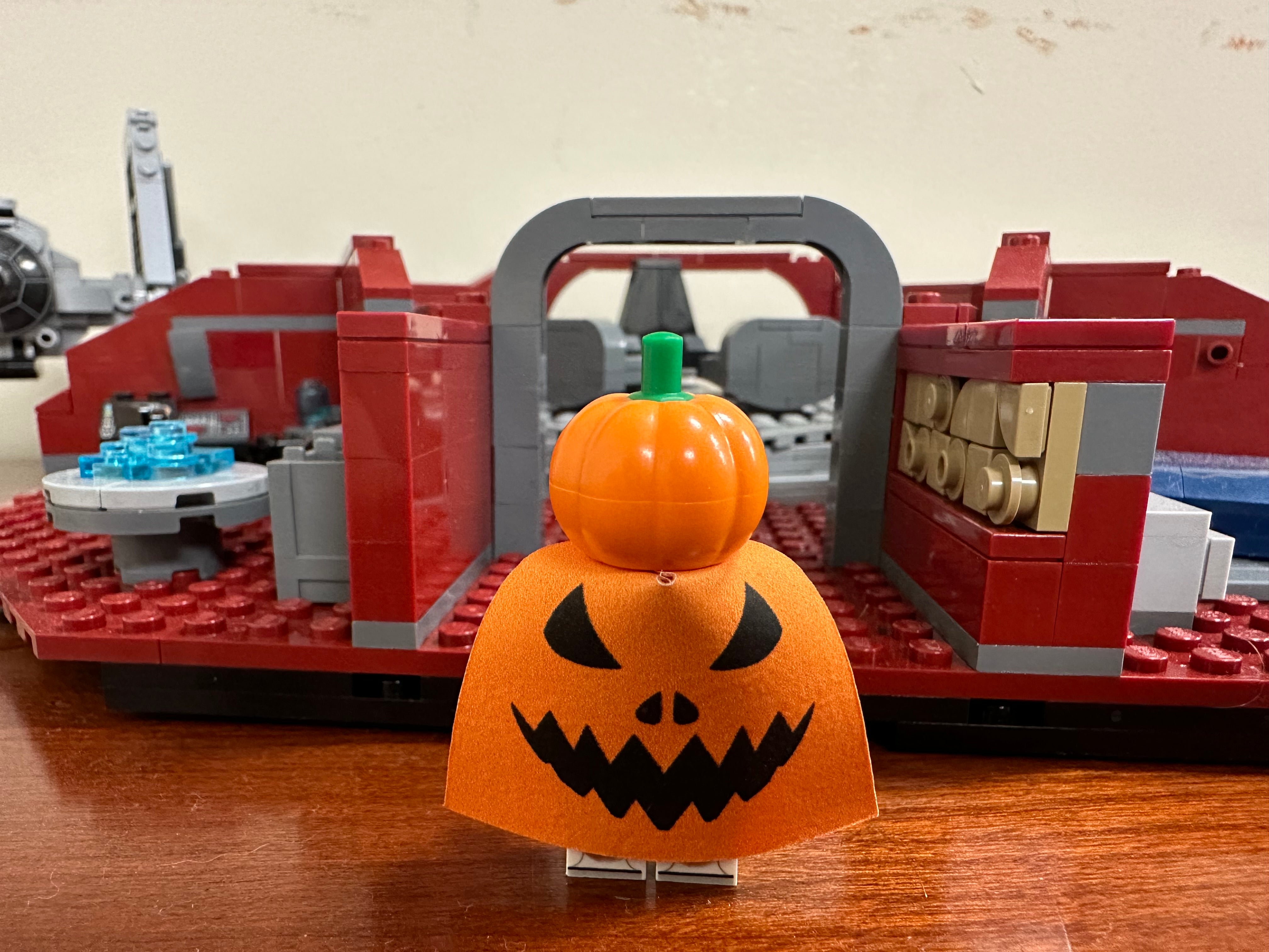 HALLOWEEN JEDI 1/30 EXCLUSIVE