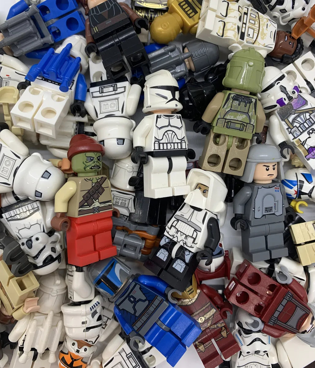Random official minifigure