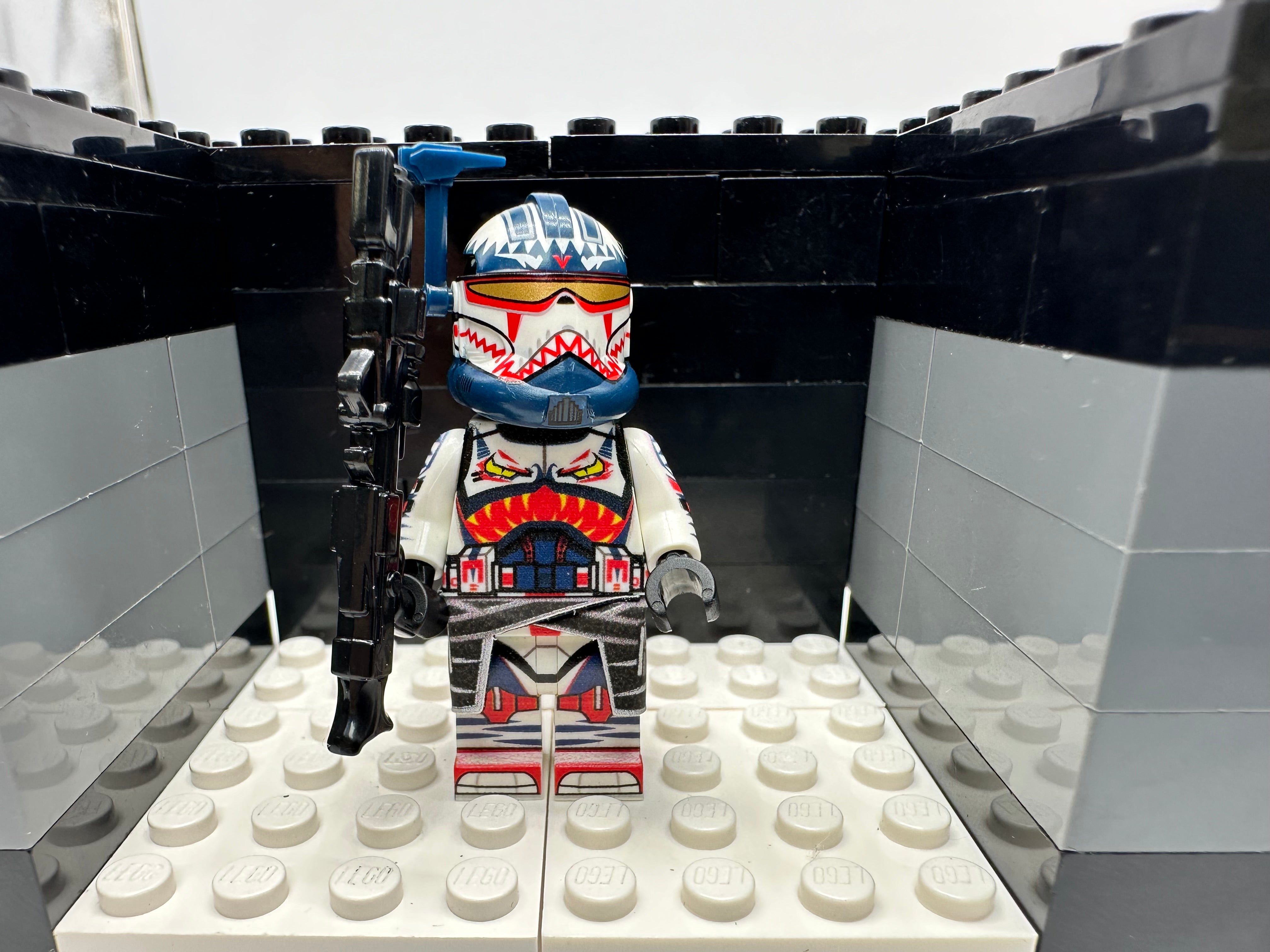 DELUXE MUUNILINST 10 ASSASSIN (1/20 EXCLUSIVE)