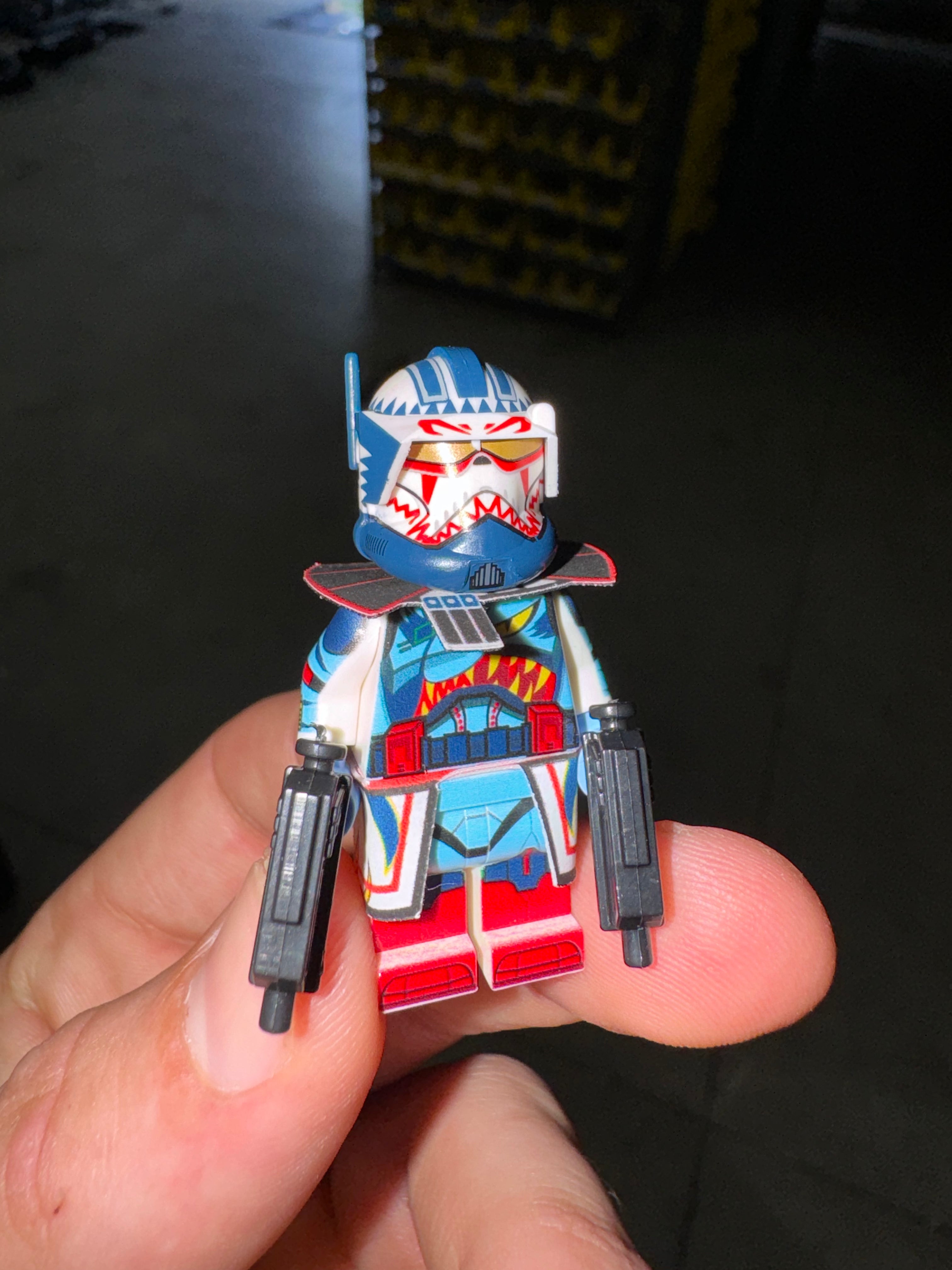 Join bidbro app (link below) to buy these exclusive figs! 50 limited edition muunilinst 10 figures!