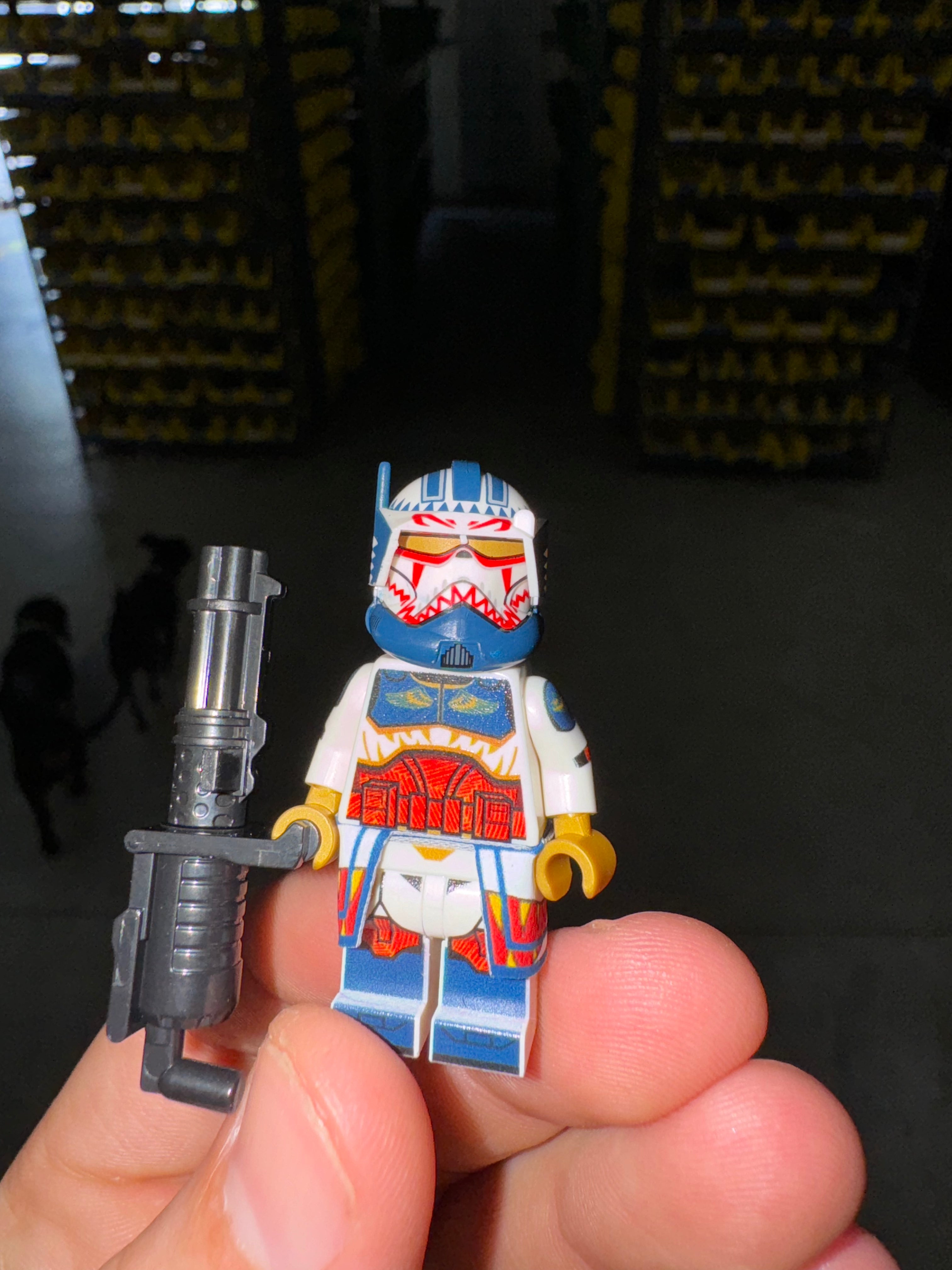 Join bidbro app (link below) to buy these exclusive figs! 50 limited edition muunilinst 10 figures!