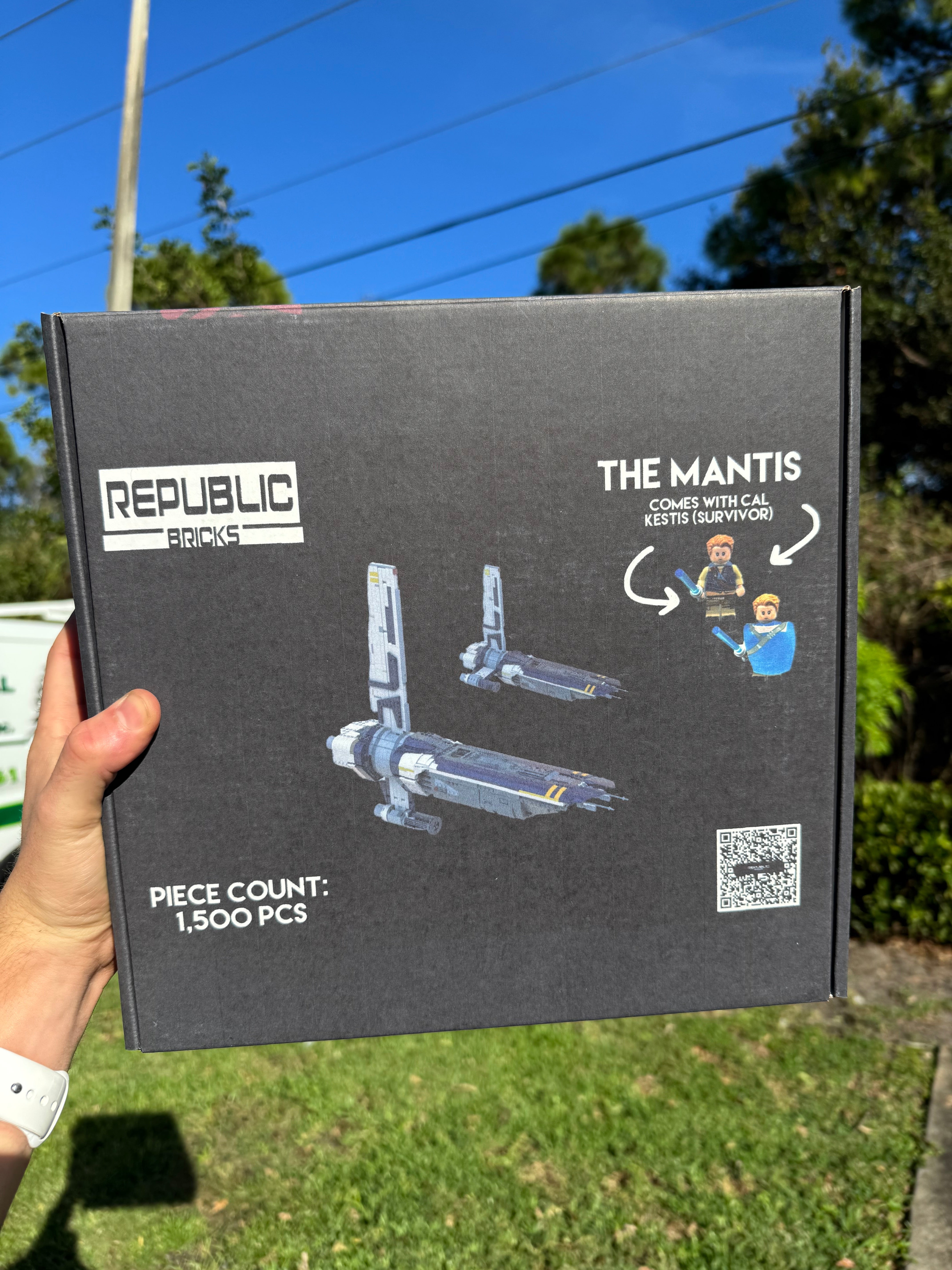 GOOD FRIDAY SPECIAL GOLD EDTION BOXED SET PLUS MINIFIGURE ($225+ MINIMUM VALUE)