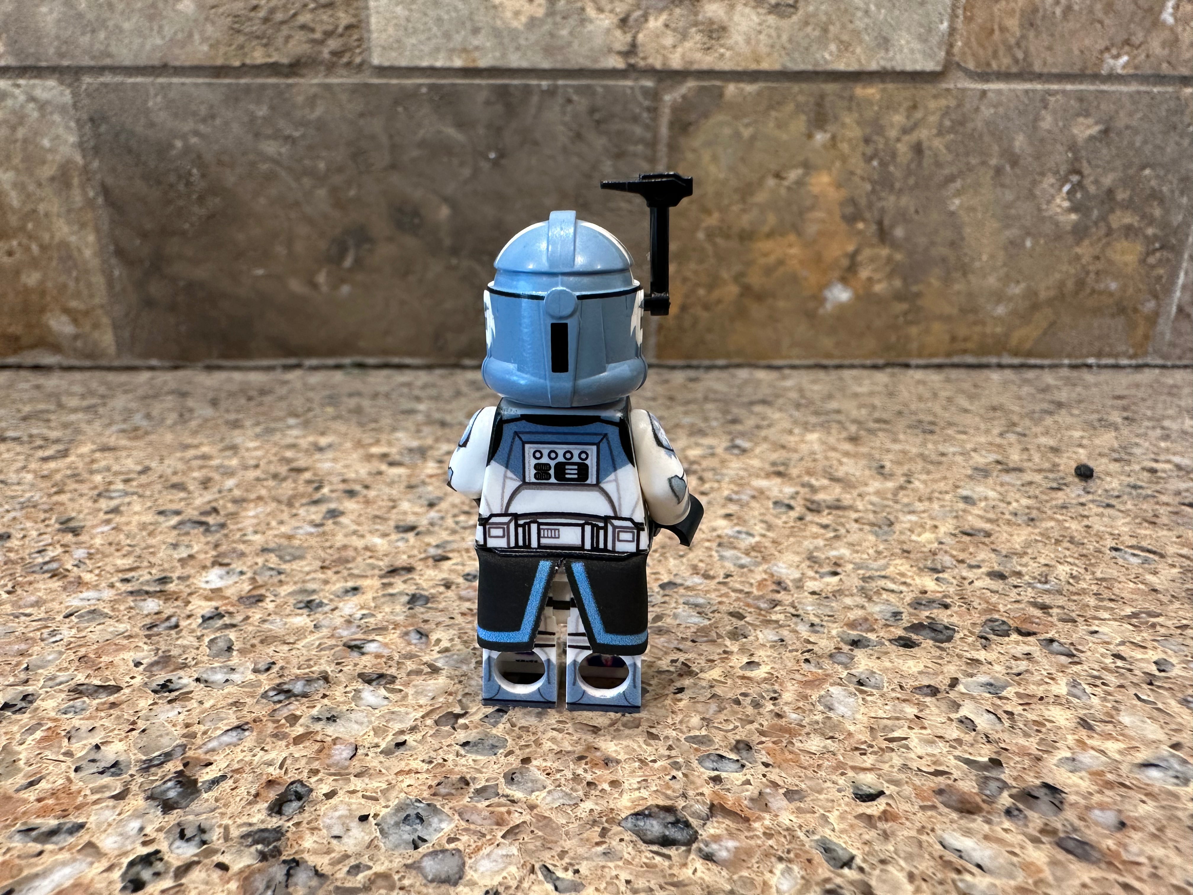 P2 Commander Wolffe (Light Blue)
