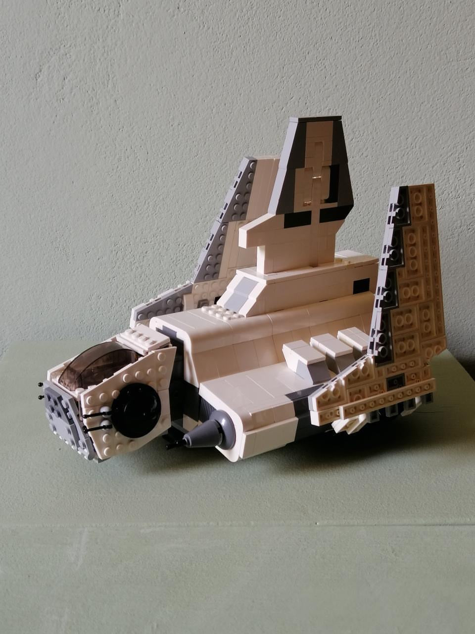 WHITE IMPERIAL RHO CLASS SHUTTLE