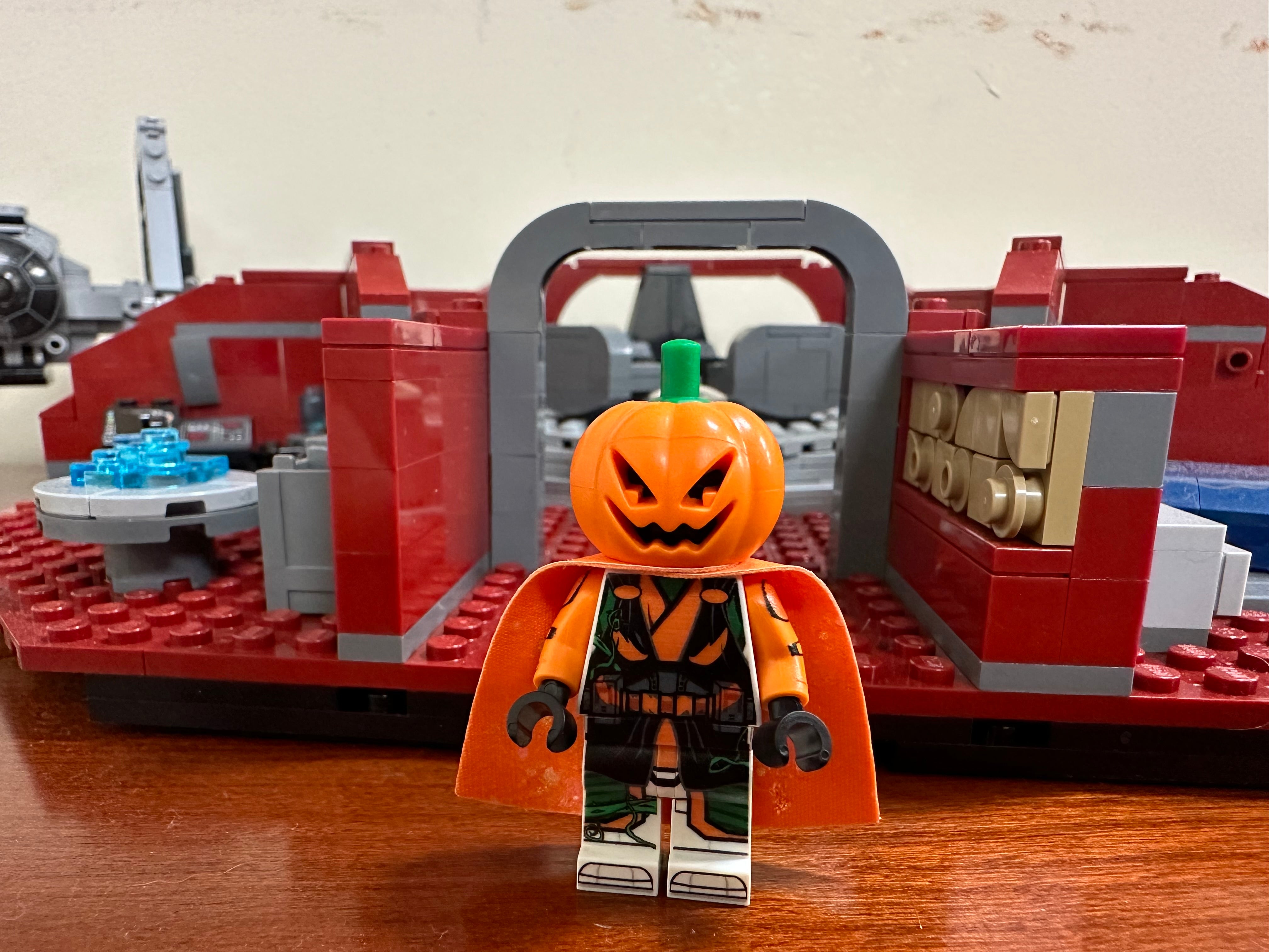 HALLOWEEN JEDI 1/30 EXCLUSIVE