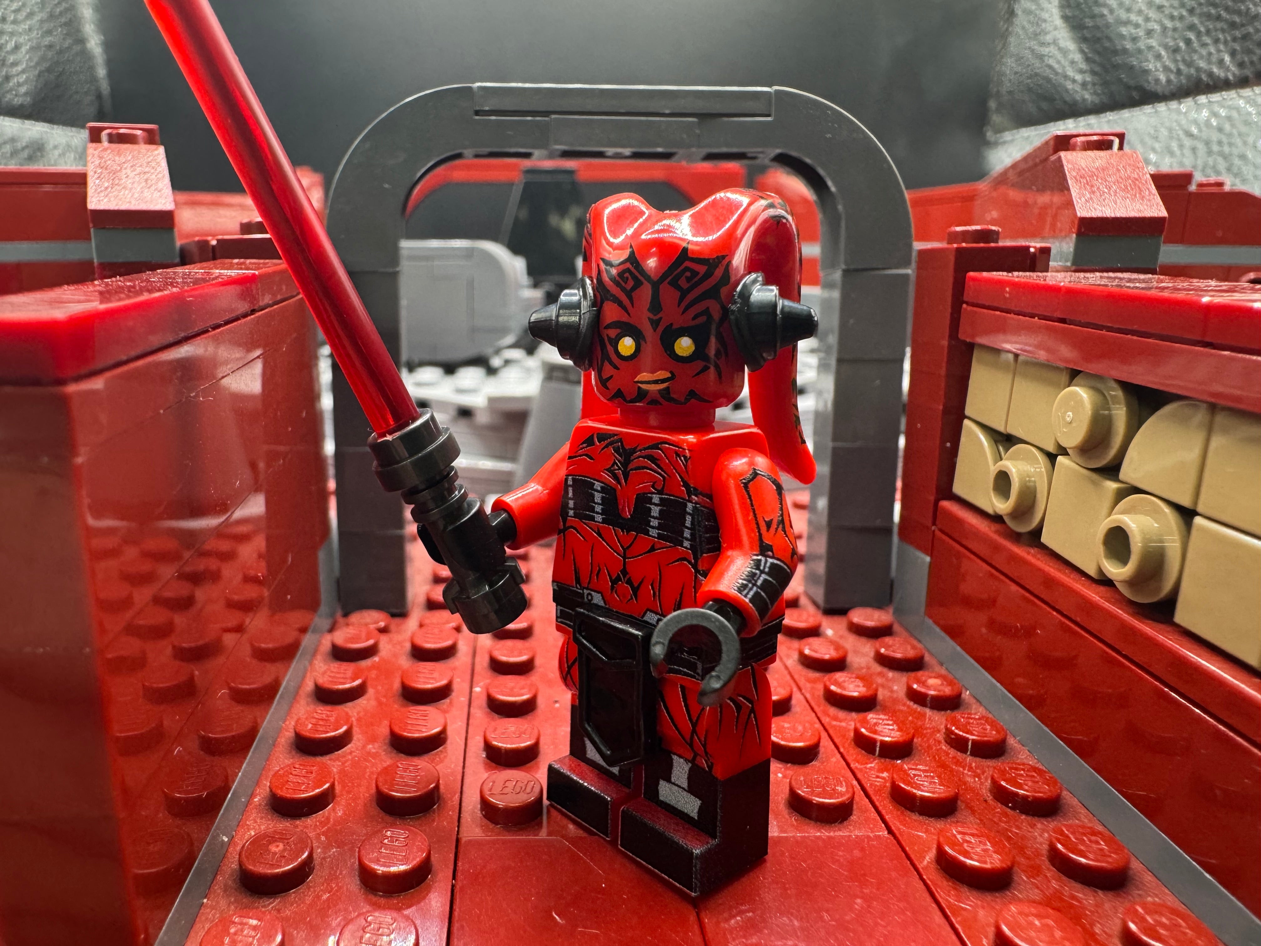 Darth Talon (yellow eyes)