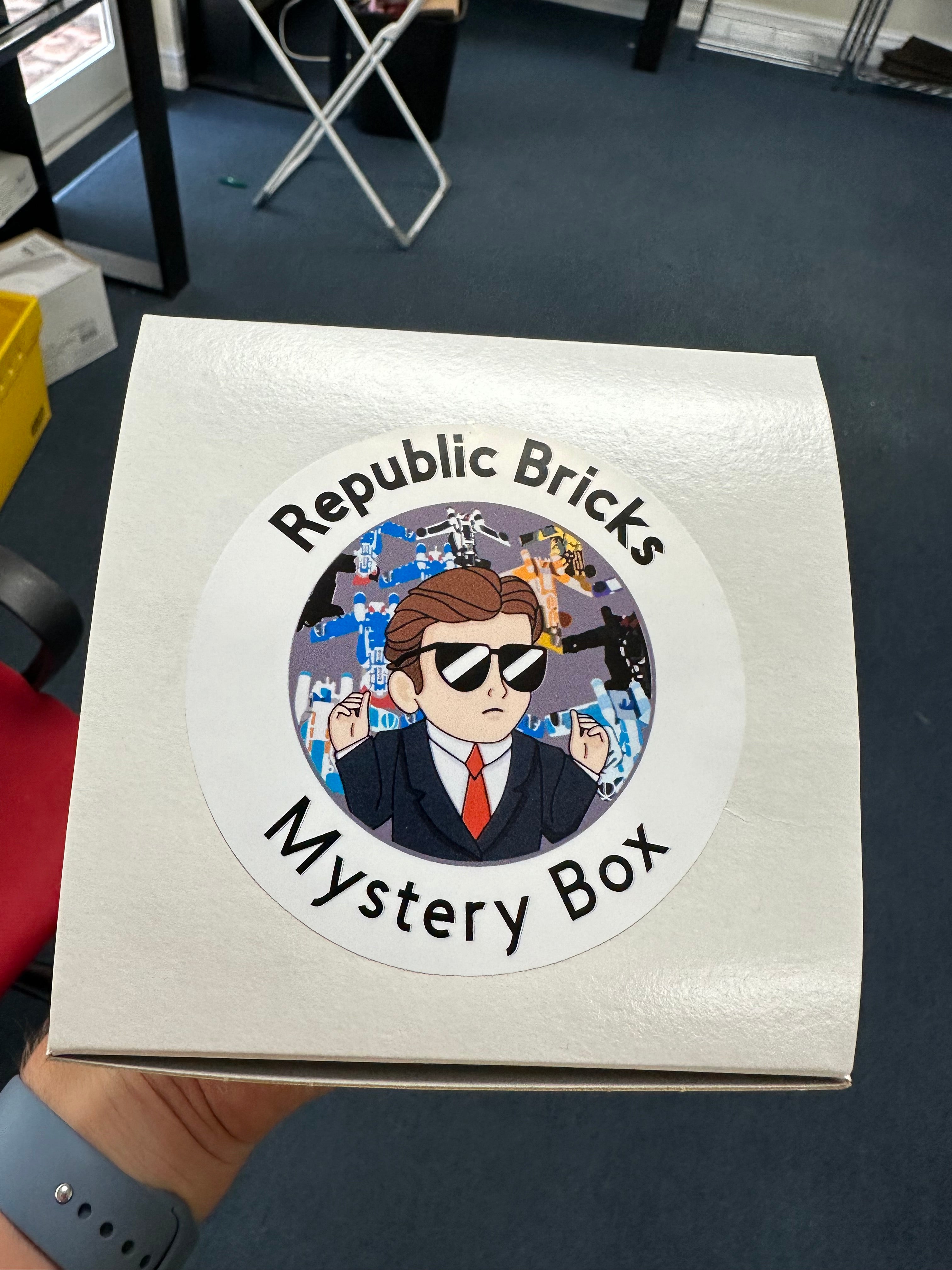 1ST EDITION REPUBLICBRICKS MYSTERY BOX!