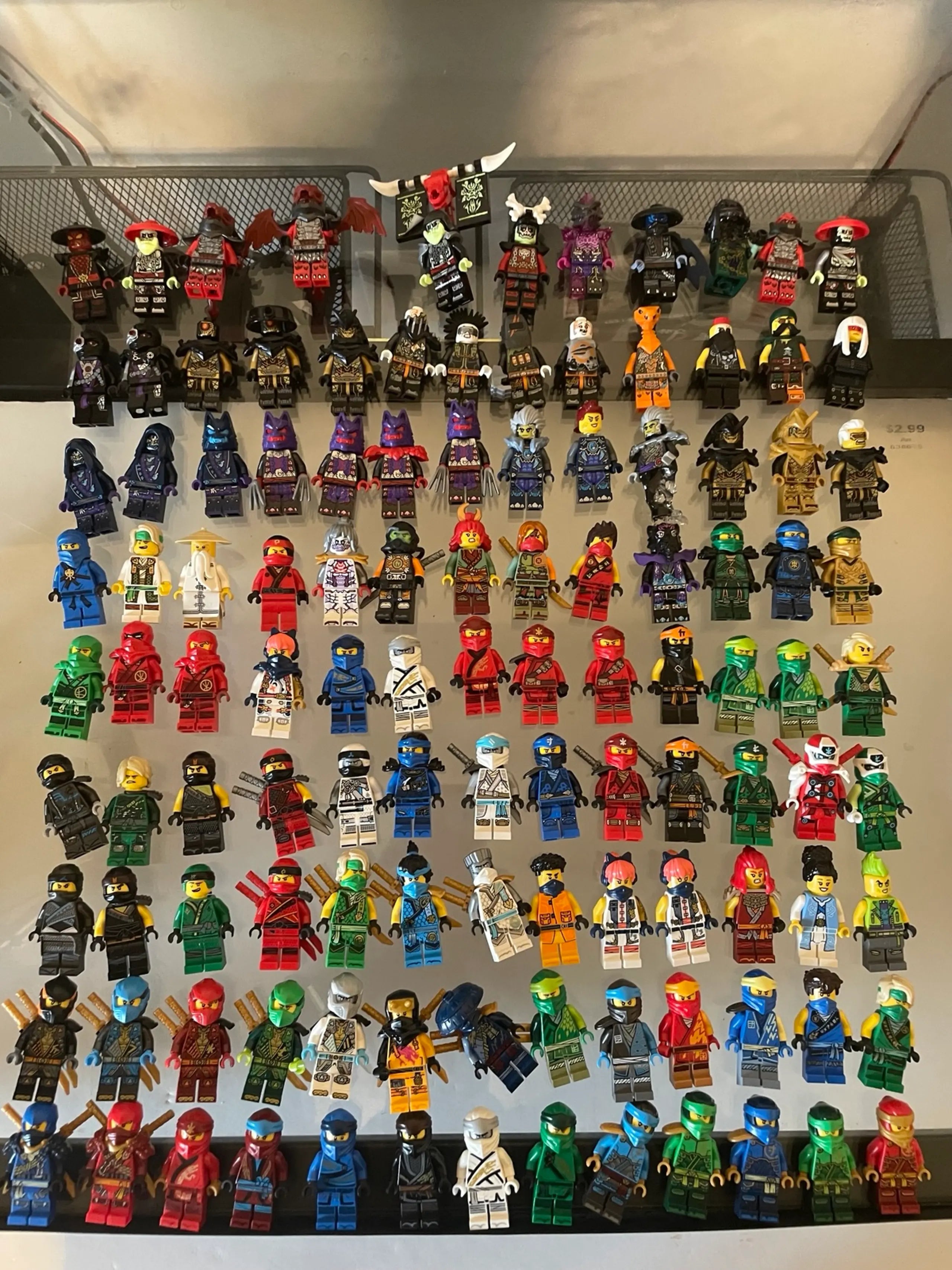 RANDOM NINJAGO MINIFIGURE